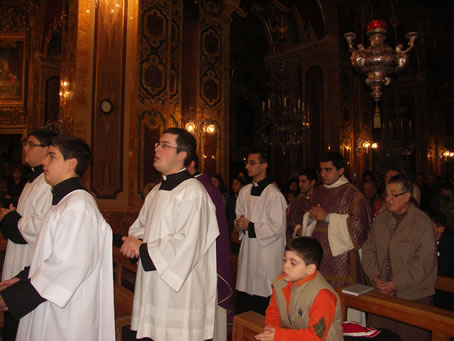 A4 In procession to High Altar