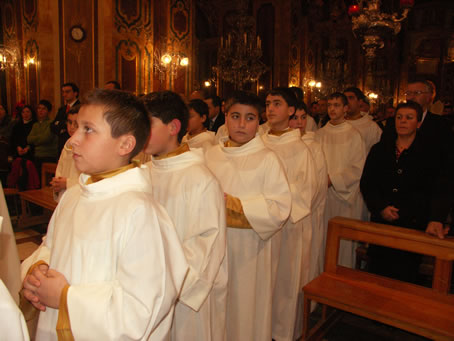 B2 Altar boys in procession