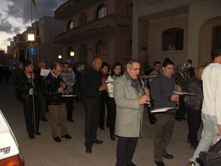 B3 Victory Band playing Carols