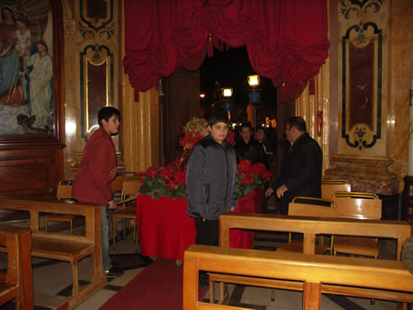 G6 entering the Basilica