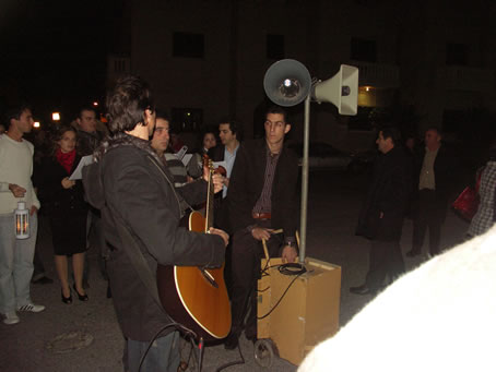 E1 Guitar group accompany choristers