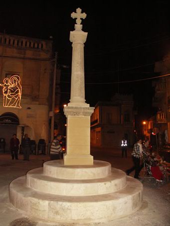 G1 Refurbished stone Cross in Square