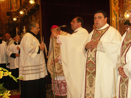 I1 Archpriest addresses the Congregation