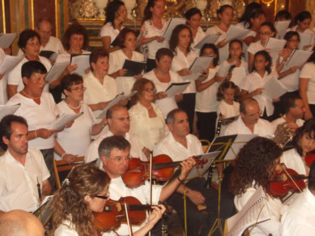 B8 Orchestra and choir