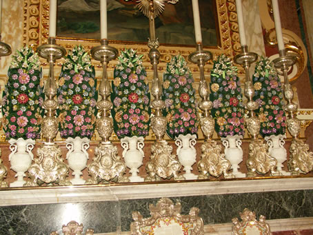 J2 Decorations on altar