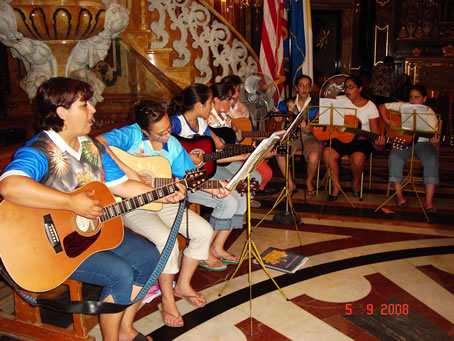 B1 Guitar Group animating the singing