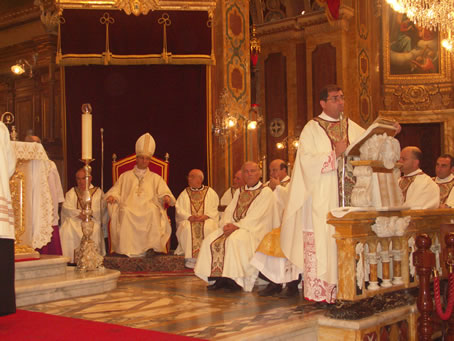 F5 Archpriest Refalo addressing the gathering