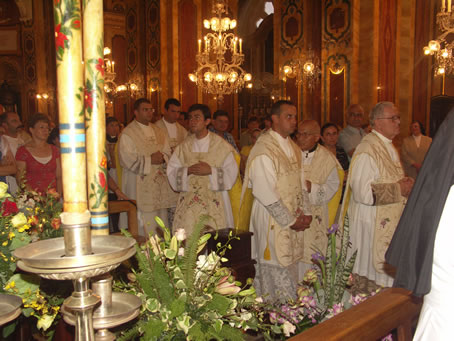 B8 In procession for Mass