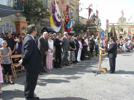 A5 Minute's silence being observed