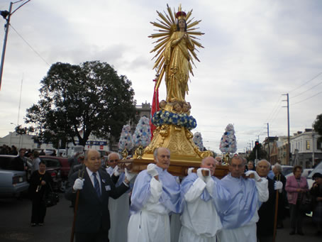 A9 statue in street