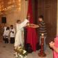 C1 Placing the Holy Eucharist on a stand