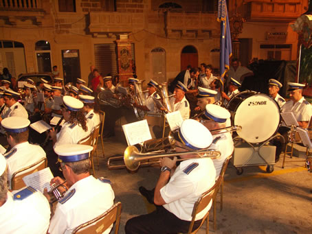 G5 Victory Band plays festa marches