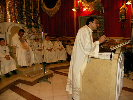 G9 Rector Fr A Refalo Rapa addressing the Congregation