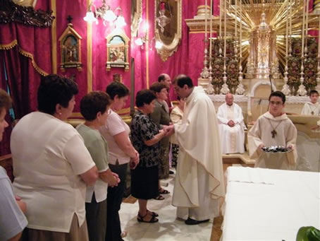 B2 Presentation of Missionaries' Cross