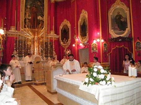 A3 Incensing of the altar