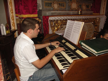 C6 Ivan Attard at the organ