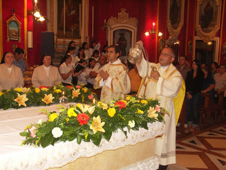 A3 incensing the altar