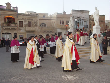 B2 Seminarians and Clergy