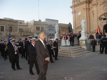 A8 Mro Galea leads Victory Band