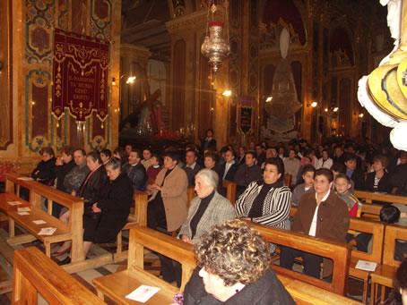 G2 Congregation in the nave