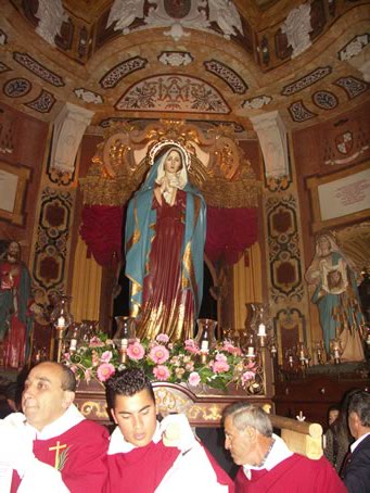 F9 Statue returned to the Basilica