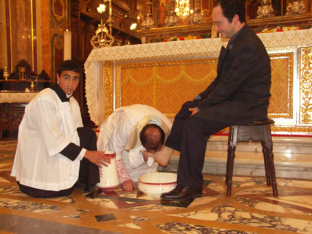 E9 Washing of feet - 11th Apostle