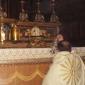 I9 incensing the Holy Eucharist