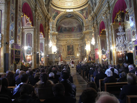 A7 Congregation in the nave