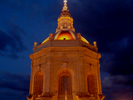 E2 Darkness falling on cupola