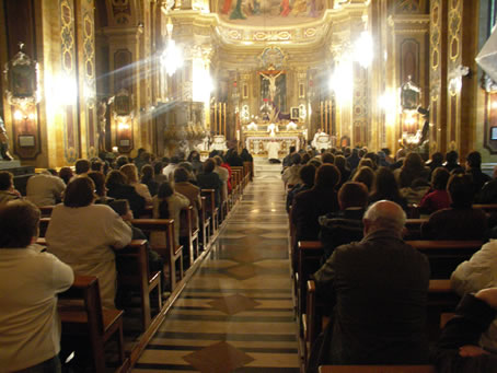 H4 The nave after the pilgrims' arrival