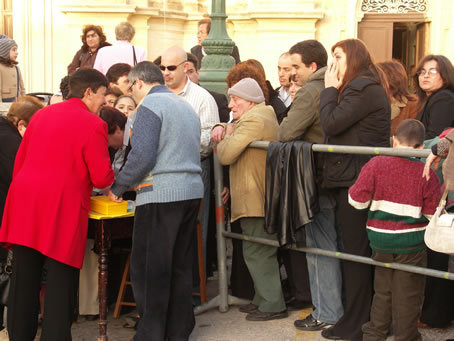 A3 spectators queue up