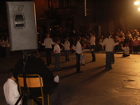 F3 The vigil at the tomb