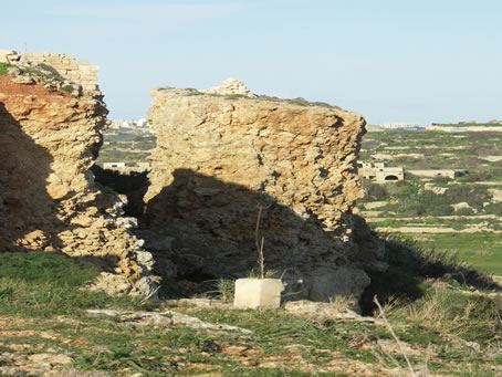 B7 The crumbling cliff face nearby (1)