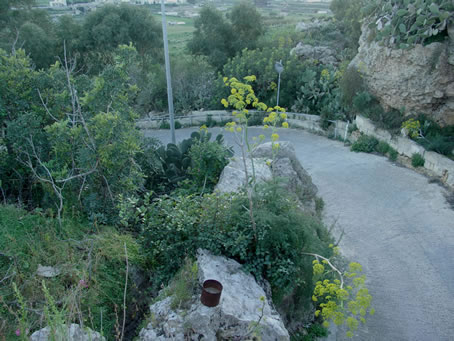 A8 San Marzjal downhill path to Victoria